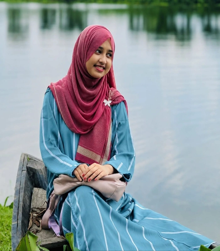 resized_3_700x800(1) Premium Rose Pink Gold Border Pleated Silk-Finish Hijab - Image 1