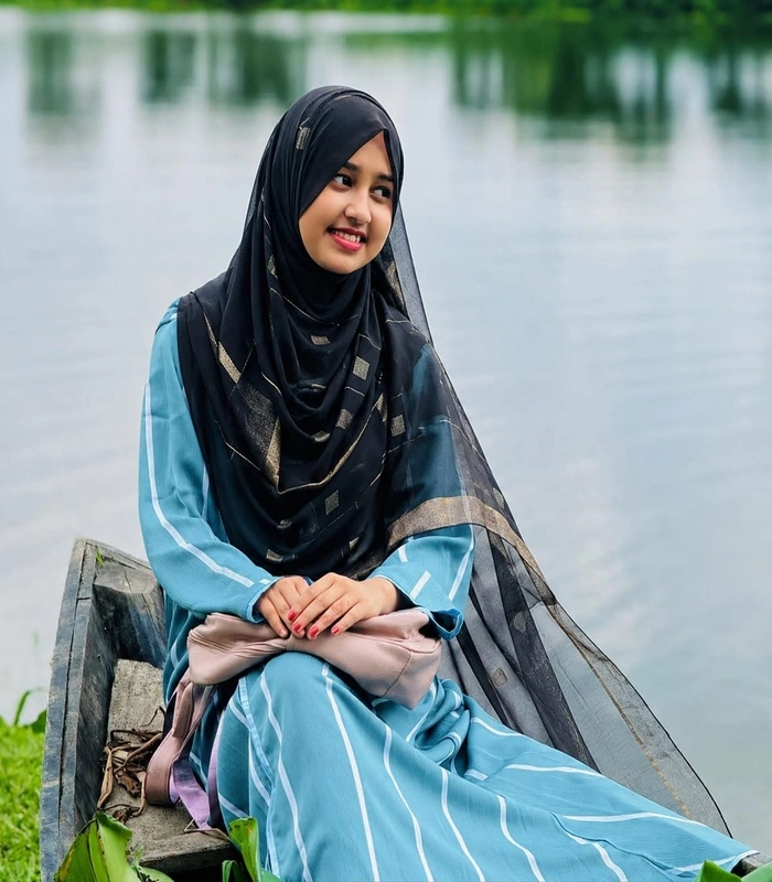 resized_5_700x800(1) Premium Black Golden Jacquard Silk-Finish Hijab - Image 1